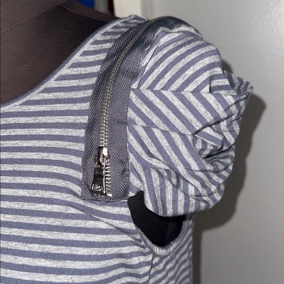 Cynthia Steffe Y2K Striped Zippered Cap Sleeve Top SZ Small - Picture 2 of 7